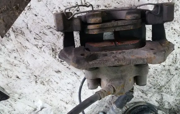 Mercedes-Benz E W210 Front brake caliper