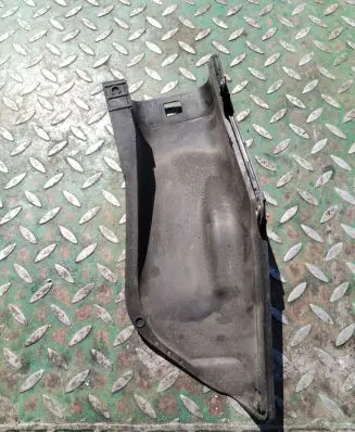 BMW 5 E60 E61 Air filter box cover 7789109