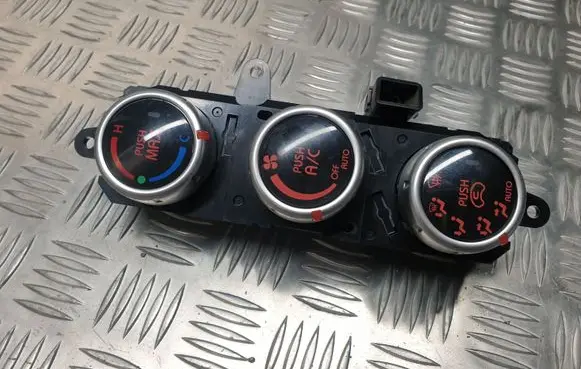 Peugeot iOn Climate control unit 7820A552