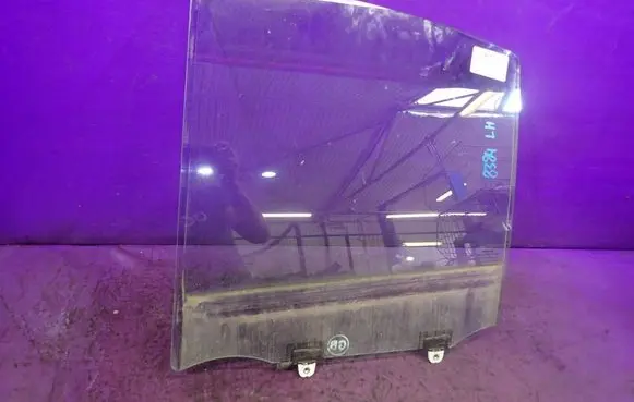 Nissan Micra Front door window glass four-door
