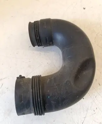 Volkswagen PASSAT B6 Air intake hose/pipe 1K0129618AT