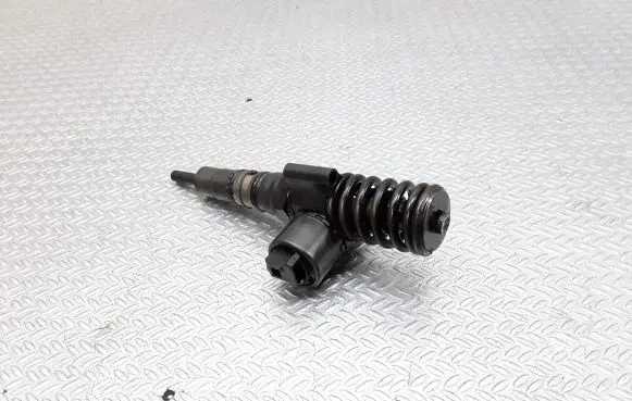 Mitsubishi Grandis Fuel injector 03G13073G