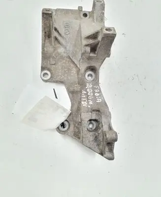Skoda Fabia Mk1 (6Y) Generator/alternator bracket 045903143E