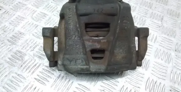 Volkswagen PASSAT B7 USA Front brake caliper