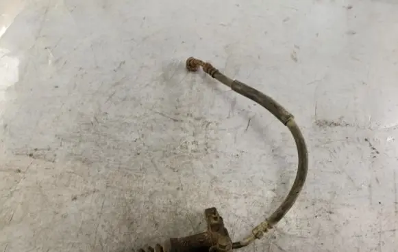 Suzuki Grand Vitara I Clutch slave cylinder 