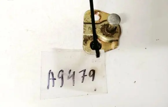 Opel Astra G Front door lock loop/hook striker 