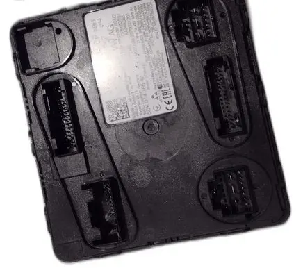 Audi Q7 4M Tow bar relay 8W1907064BP