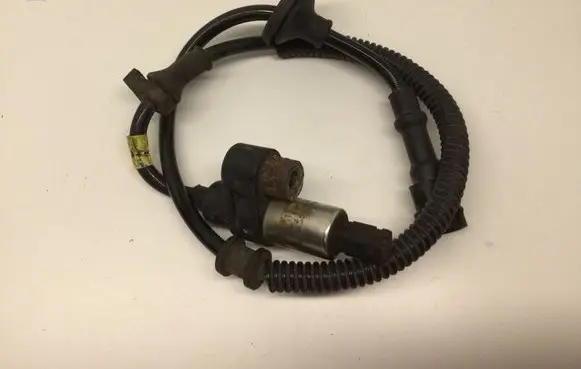 Chrysler PT Cruiser ABS brake wheel speed sensor 4779053