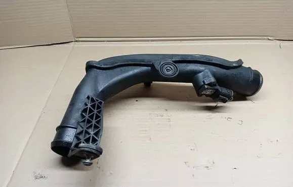 Volkswagen PASSAT B7 Intercooler hose/pipe 5N0145770A