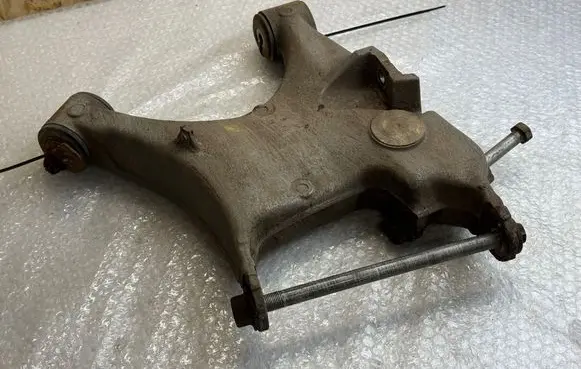 BMW X5 E53 Rear upper control arm/wishbone 1095253