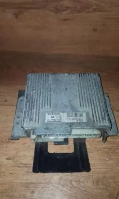 Renault Laguna I Engine control unit/module s103750005c hom7700874132