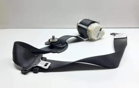 BMW X3 E83 Front seatbelt 34003071A S1340071110G