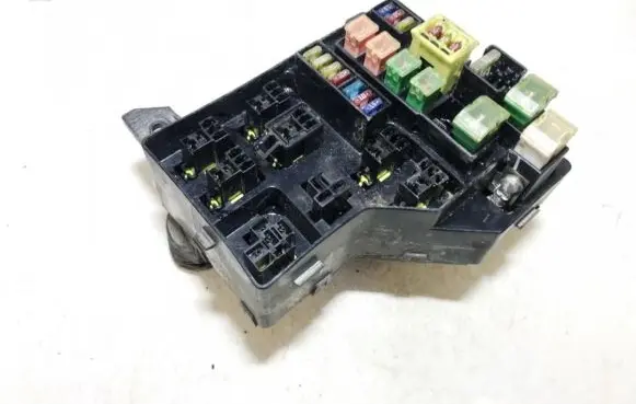 Mitsubishi Carisma Fuse box set