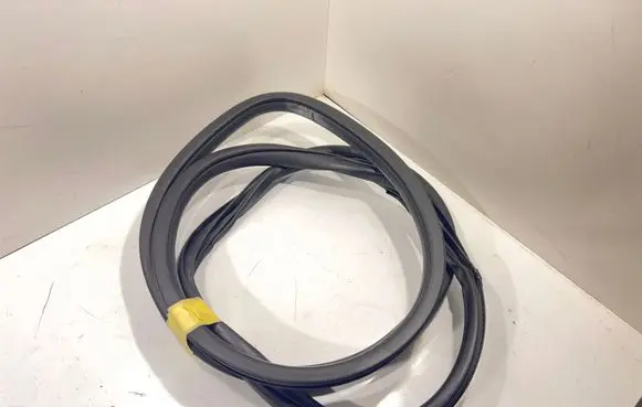 Dodge Durango III Front door rubber seal