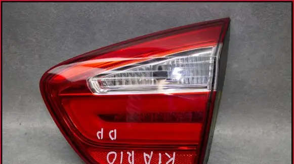 KIA Rio Tailgate rear/tail lights 924041W2