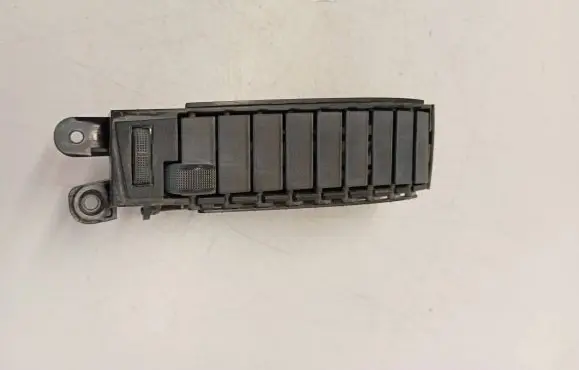 Ford Ranger Dash center air vent grill UR56GM911