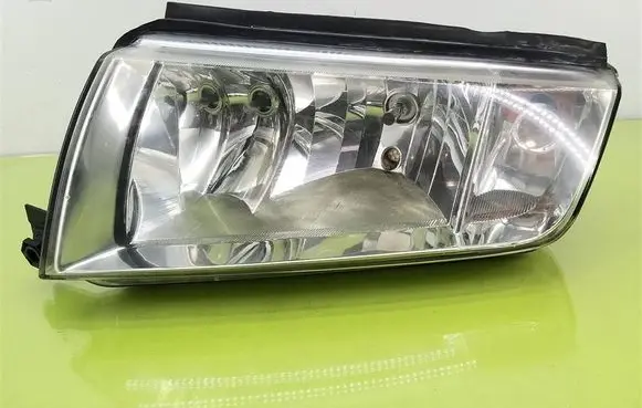 Skoda Fabia Mk1 (6Y) Headlight/headlamp 086651105LM