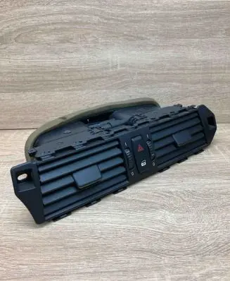 BMW 5 E60 E61 Dash center air vent grill 6910734 7009275
