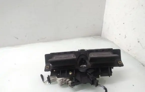 Audi A6 S6 C5 4B Tailgate/trunk/boot exterior handle 4B0827565