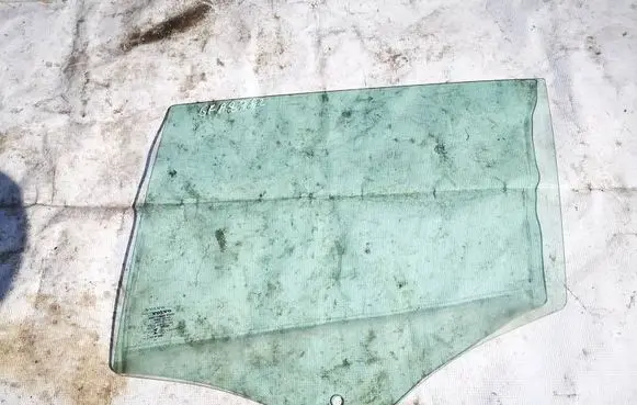 Volvo V60 Rear door window glass as2