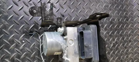 Volkswagen PASSAT B8 ABS Pump 9830315580