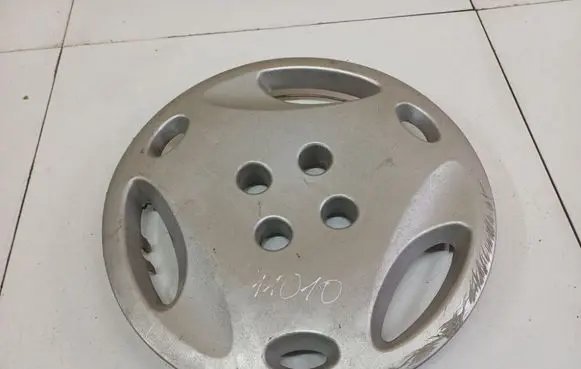 Renault Scenic I R14 wheel hub/cap/trim 7700834970