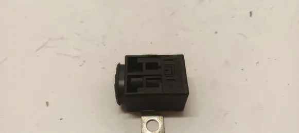 Audi A6 S6 C6 4F Battery relay fuse 4F0915519
