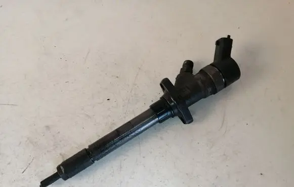 Peugeot 607 Fuel injector 0445110036 9637277980