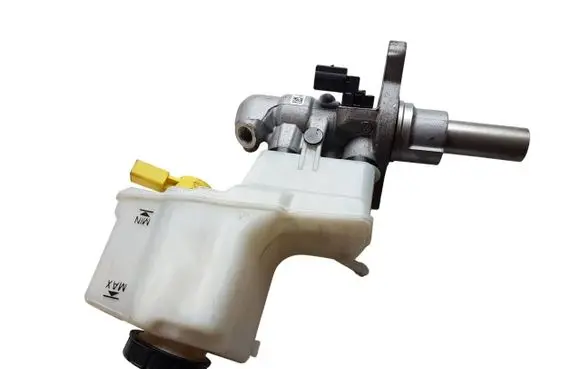 Seat Leon (5F) Master brake cylinder 03350887151