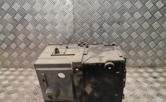 Battery box tray