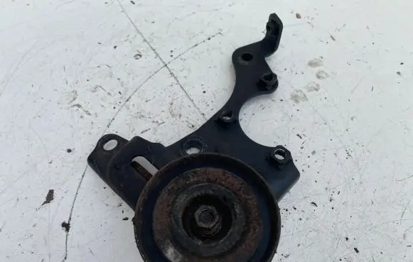 Toyota Corolla Verso E121 Power steering belt tensioner 486