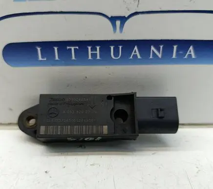 Mercedes-Benz CLS C219 Airbag deployment crash/impact sensor A0028202726