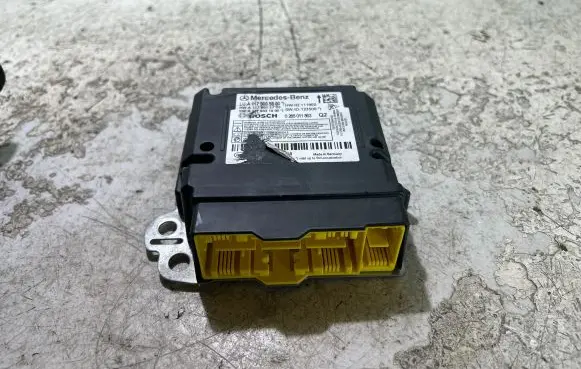 Mercedes-Benz A W176 Airbag control unit/module A1179005800 A1179011700 0285011863