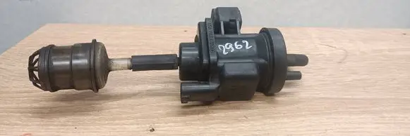 Mercedes-Benz C W203 Turbo solenoid valve A0005450427