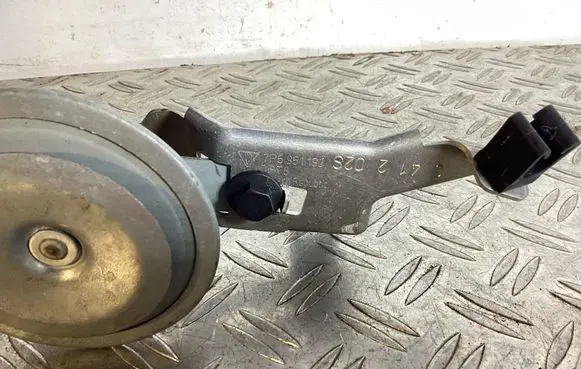 Porsche Cayenne (92A) Alarm system siren 7P5951193