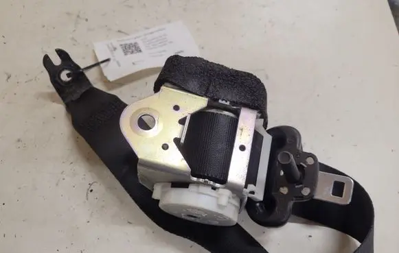 Ford Mondeo MK IV Rear seatbelt 6G9N611B69