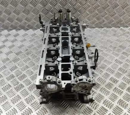 Ford Focus Engine head RFCJ5E6090FB