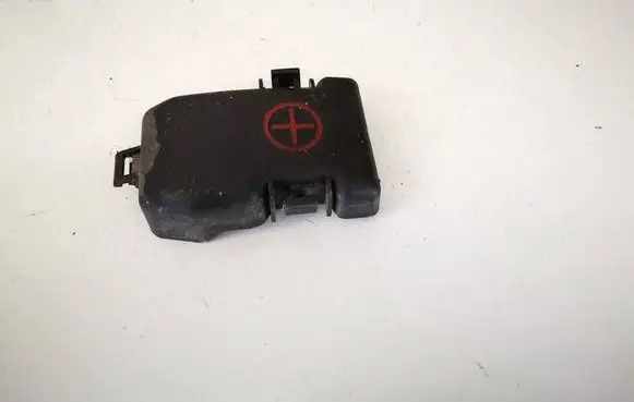 KIA Carens II Fuse box cover 3729007200 37290-07200