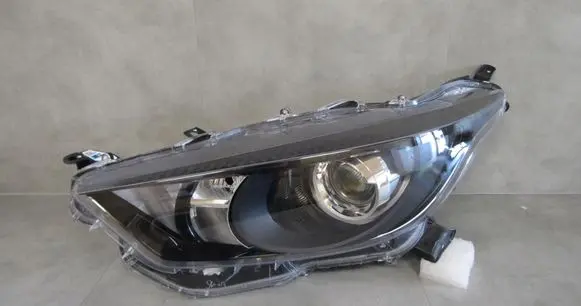 Toyota Yaris Headlight/headlamp