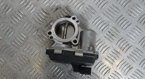 Volkswagen Taigo Throttle body valve 05C133062A