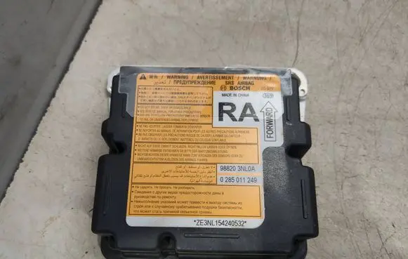 Nissan Leaf I (ZE0) Airbag control unit/module 988203NL0A 0285011249 ZE3NL154240532
