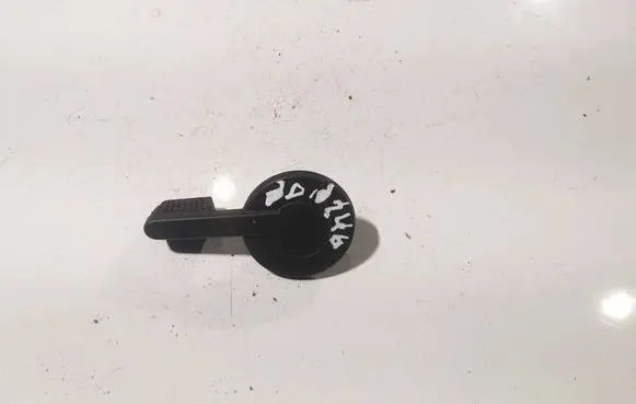 Chevrolet Captiva Seat adjustment knob