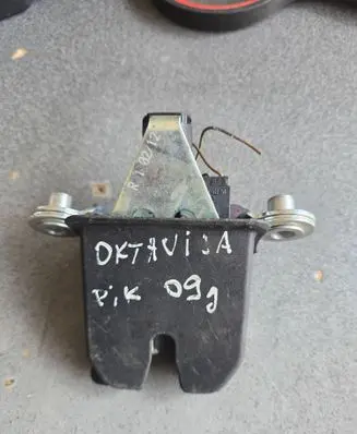 Skoda Octavia Mk2 (1Z) Tailgate/trunk/boot lock/catch/latch 1Z5827501E 3N3CA