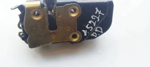 Chrysler PT Cruiser Front door lock