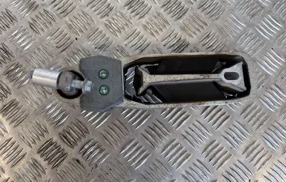 Volvo XC60 Engine mount bracket 31430195AA