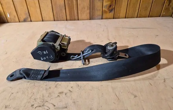 Peugeot 307 Front seatbelt 040066