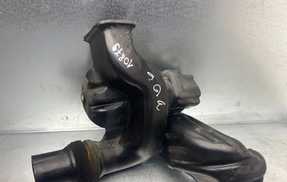 Chrysler 300 - 300C Intake resonator 04591871