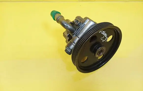 Chrysler Voyager Power steering pump 