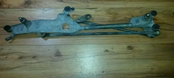Lexus GS 300 400 430 Front wiper linkage and motor
