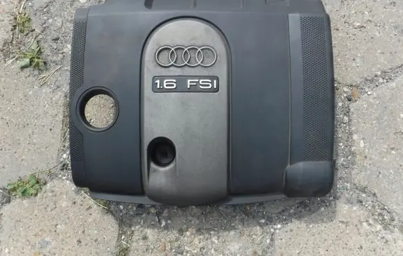 Audi A3 S3 A3 Sportback 8P Engine cover (trim) 03C129607AB